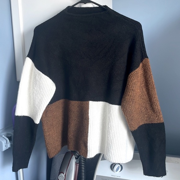 Modern Citizen Sweaters - Modern Citizen crop sweater.